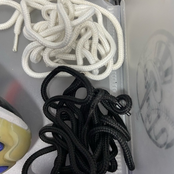 2 pair of jordan 11’s one concord and one space jam. Both pair are size 10.5 - Picture 7 of 9